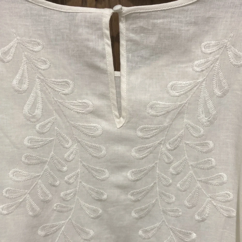 New white linen blend embroidered shift dress - Picture 8 of 11